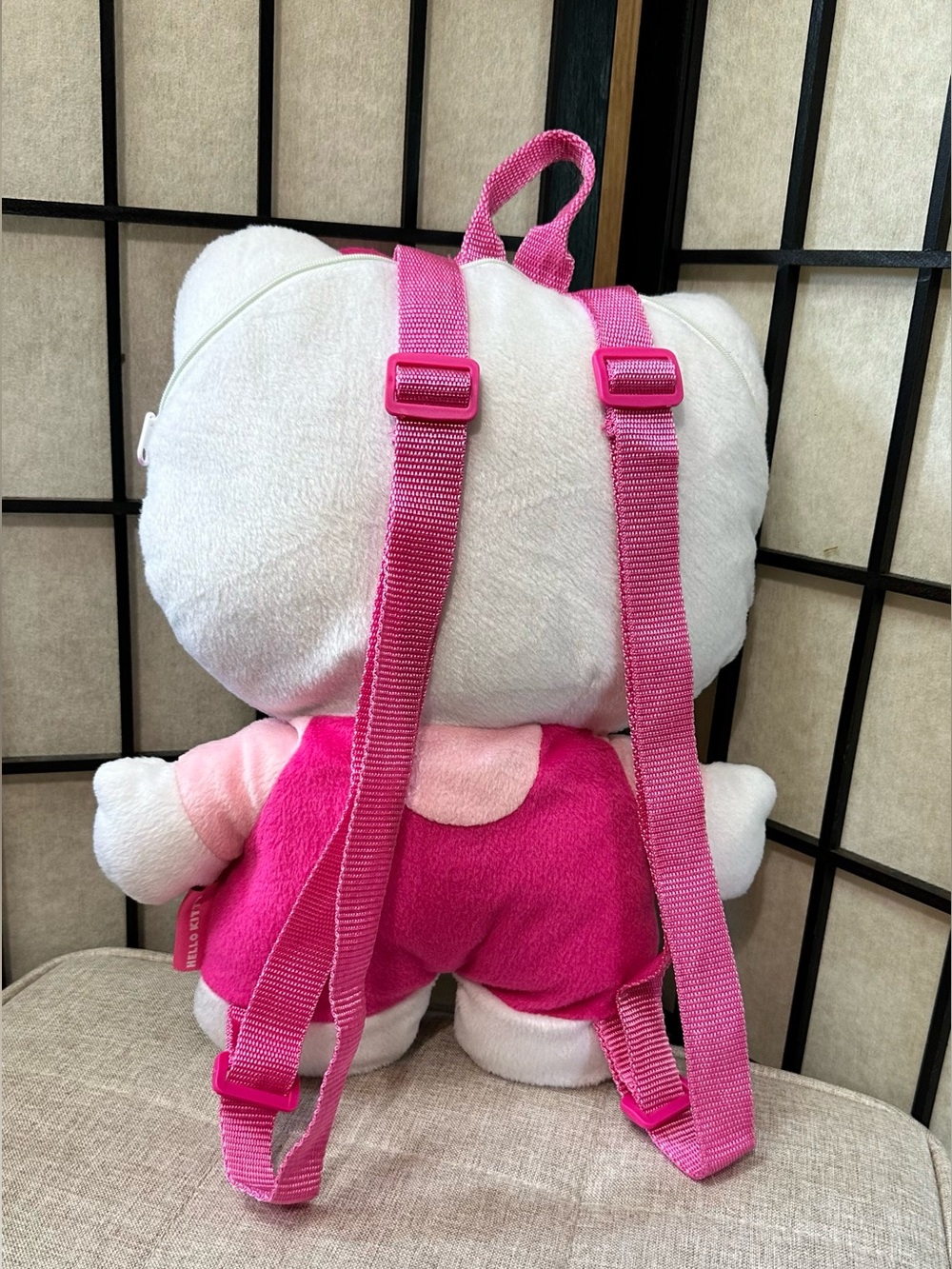 HELLO KITTY Plush Backpack - Picture 3 of 4